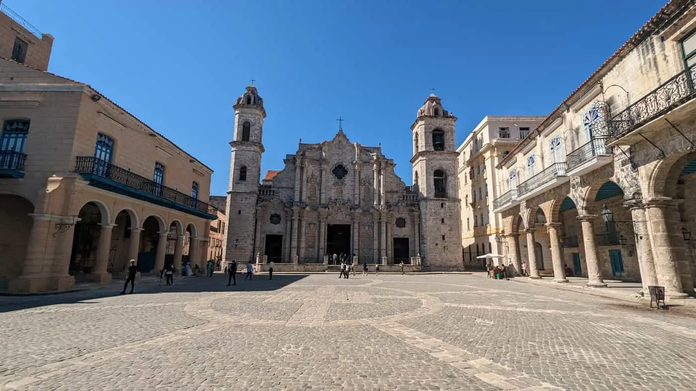 Old Havana - Cuba by bike