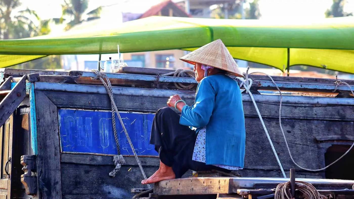 Floating along Tonle Sap